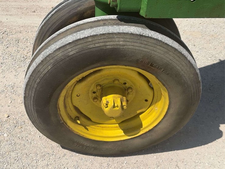 john-deere-a-image-13