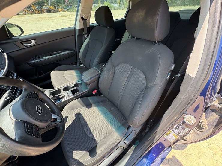 2018-kia-optima-4-door-sedan-(165,266-miles)-image-15