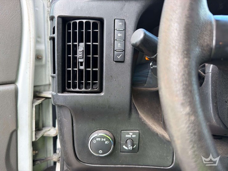 2014-chevrolet-express-g2500-image-8