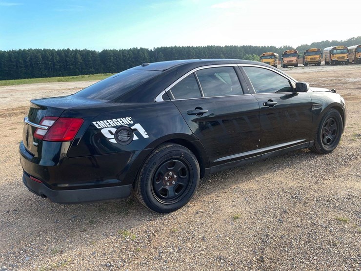 2016-ford-taurus-4-door-police-sedan-(99,841-miles)-image-3