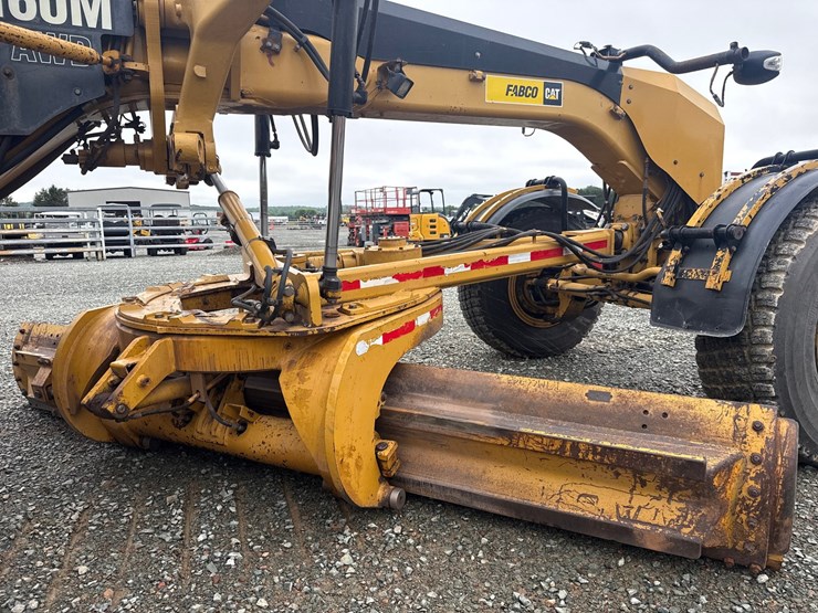 caterpillar-160m-awd-image-34