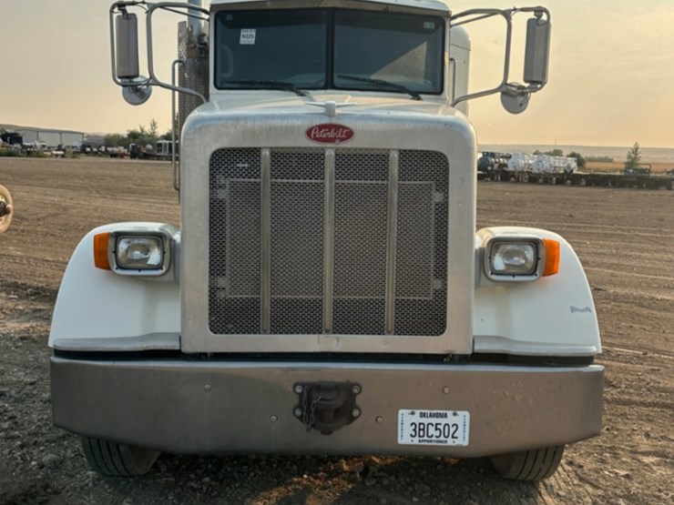2013-peterbilt-367-image-2