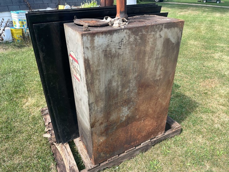 #1619-•-(2)-vintage-gas-tanks-image-7