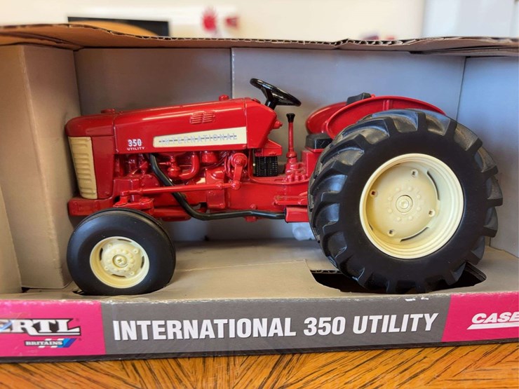 1/16-international-350-utility-image-2