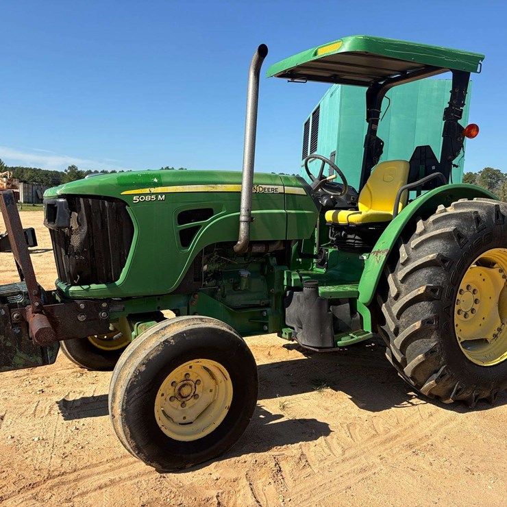 2010 JOHN DEERE 5085M