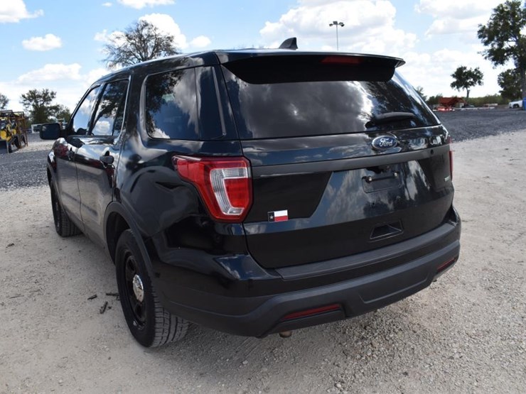 2018-ford-explorer-image-6