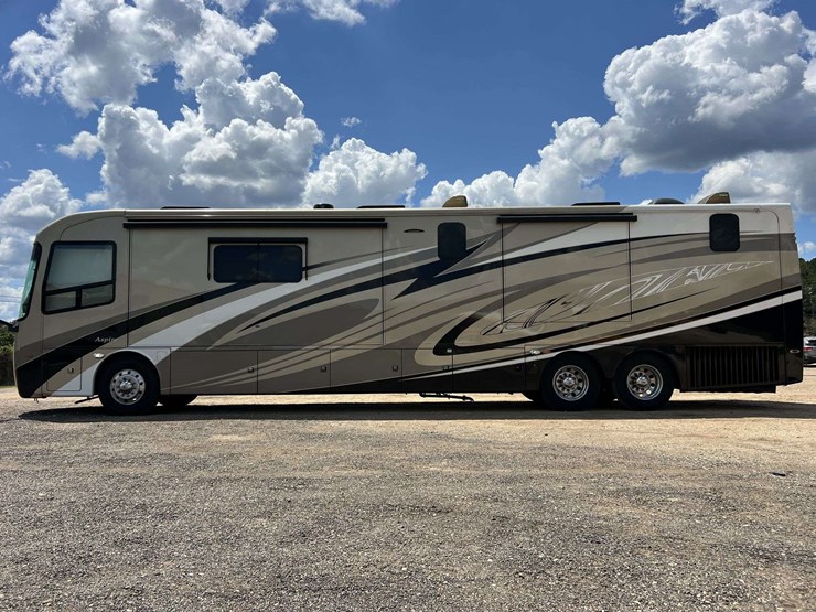 2016-entegra-coach-aspire-44b-mountain-master-luxury-diesel-pusher-motorhome-(51,192-miles)-image-6
