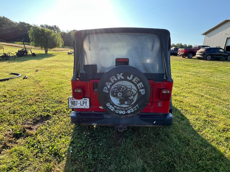 1999-jeep-wrangler-image-3