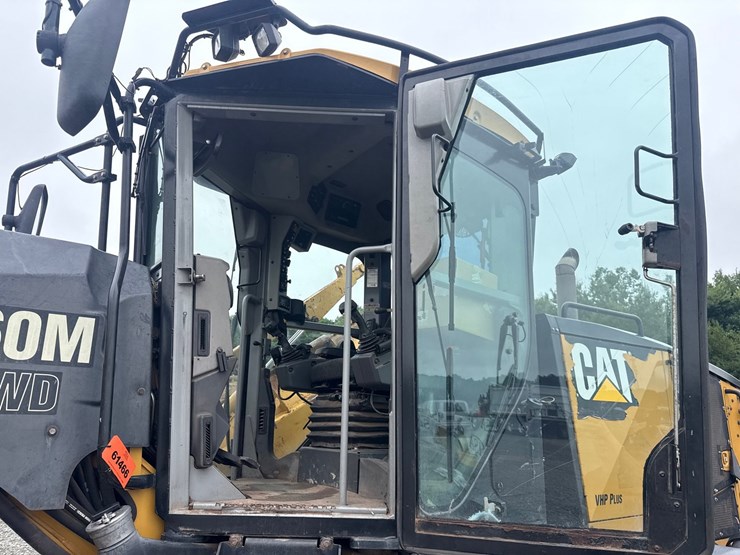 caterpillar-160m-awd-image-105