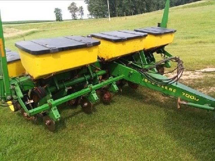 john-deere-7000-image-1