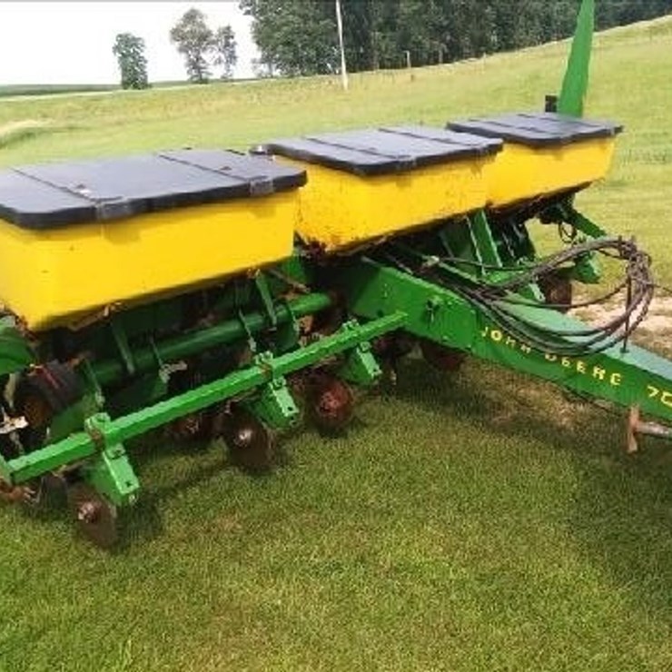 JOHN DEERE 7000