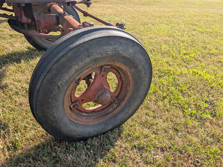 #119-•-farmall-md-image-32