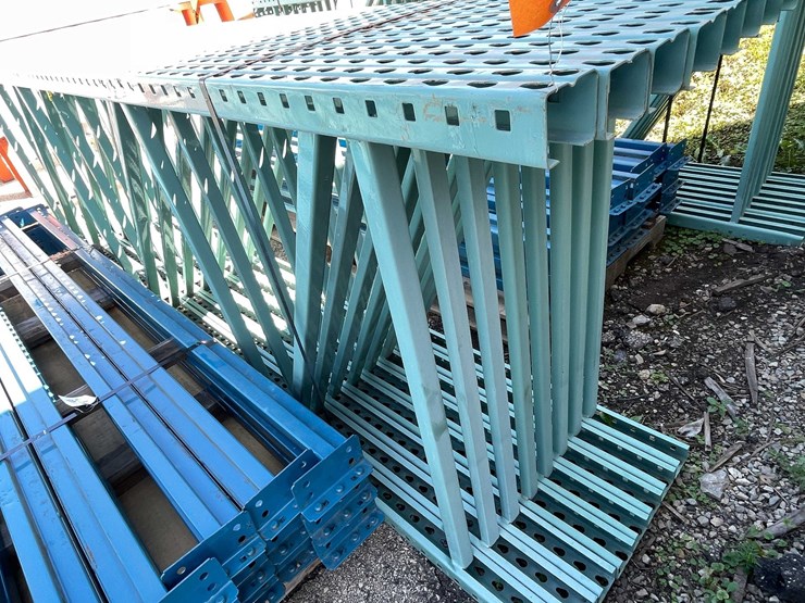 #9006-•-tear-drop-pallet-racking-(shed)-image-3