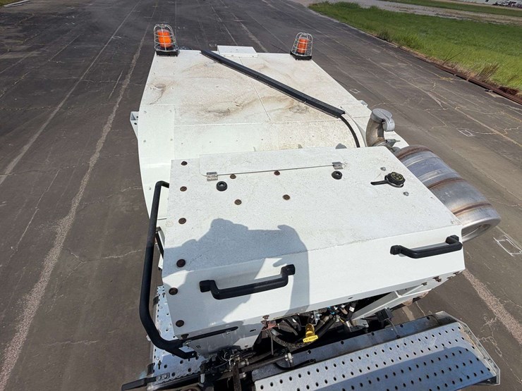 2022-tymco-600-image-45