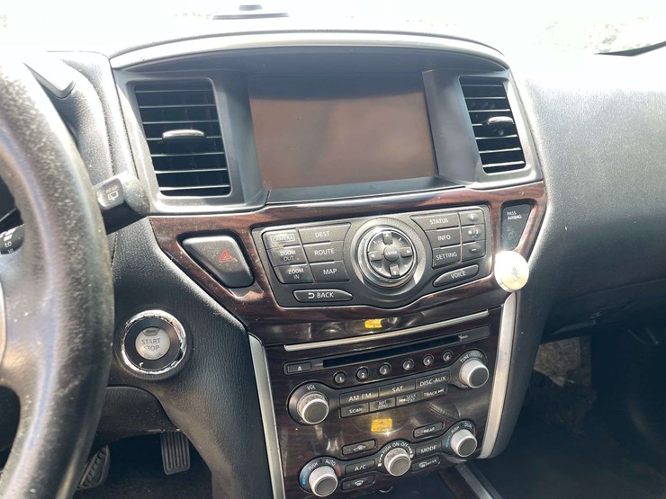 2015-nissan-pathfinder-image-13