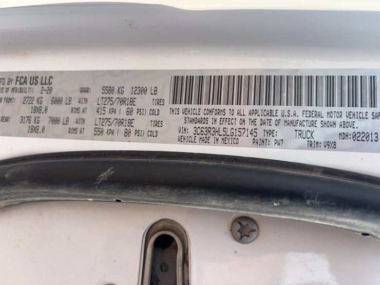 2020-ram-3500-big-horn-image-27