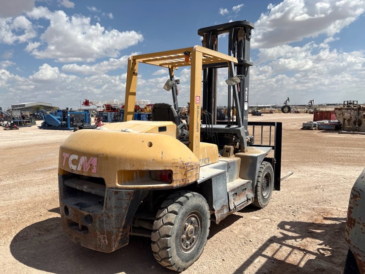tcm-fd70-2-14,900lbs-forklift-image-4