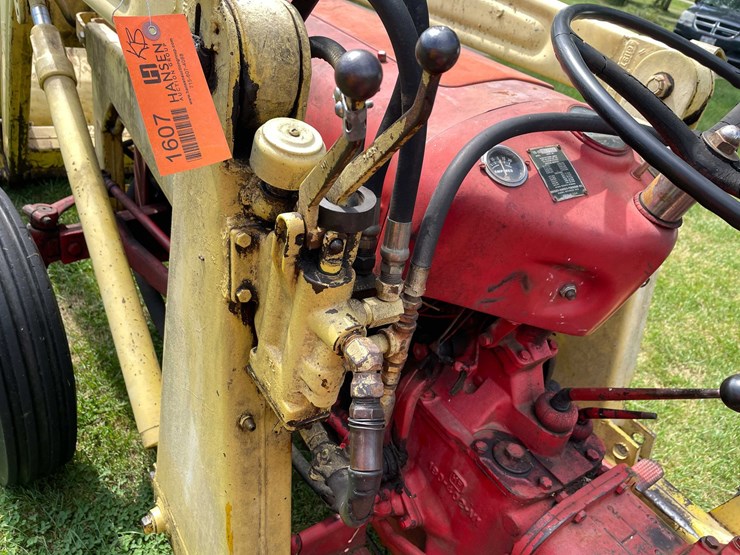 #1607-•-ferguson-tractor-image-19