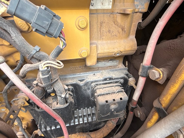 caterpillar-160m-awd-image-81