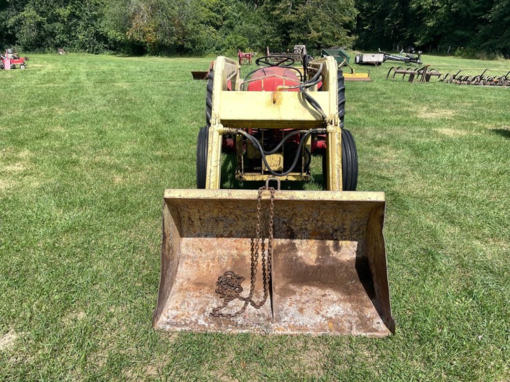 #1607-•-ferguson-tractor-image-1