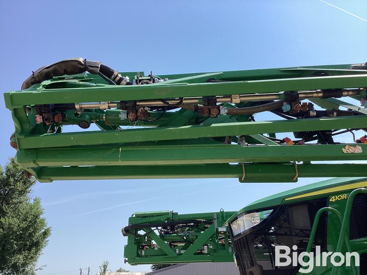 2024-john-deere-410r-image-14
