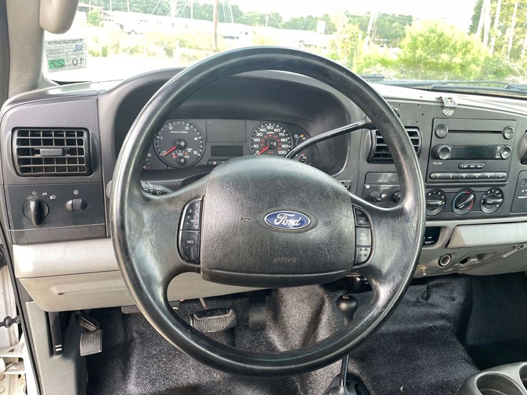 2005-ford-f550-image-12