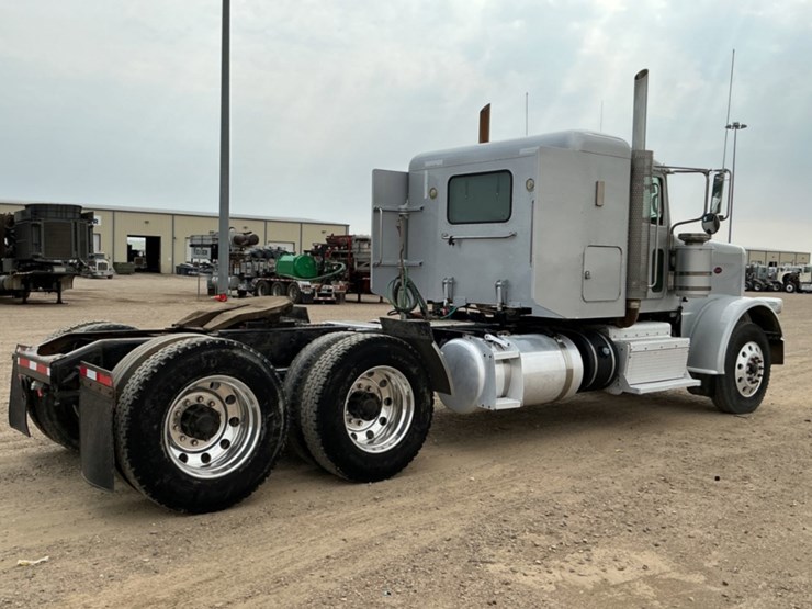 2012-peterbilt-388-image-5