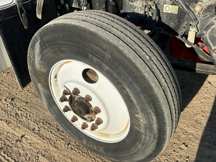 2012-kenworth-t800-image-12