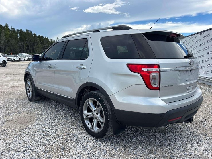 2015-ford-explorer-image-4