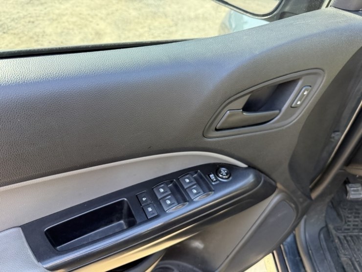 2019-chevrolet-colorado-image-24