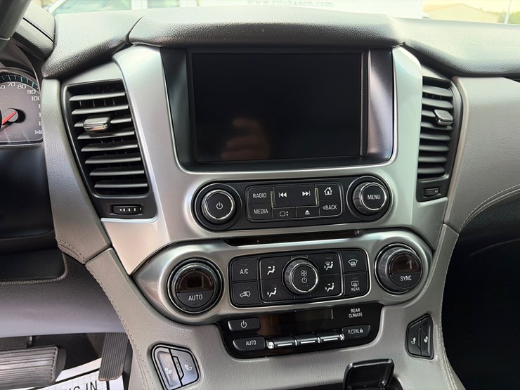 2018-chevrolet-tahoe-lt-image-20