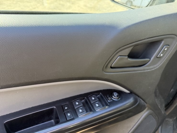 2019-chevrolet-colorado-image-19