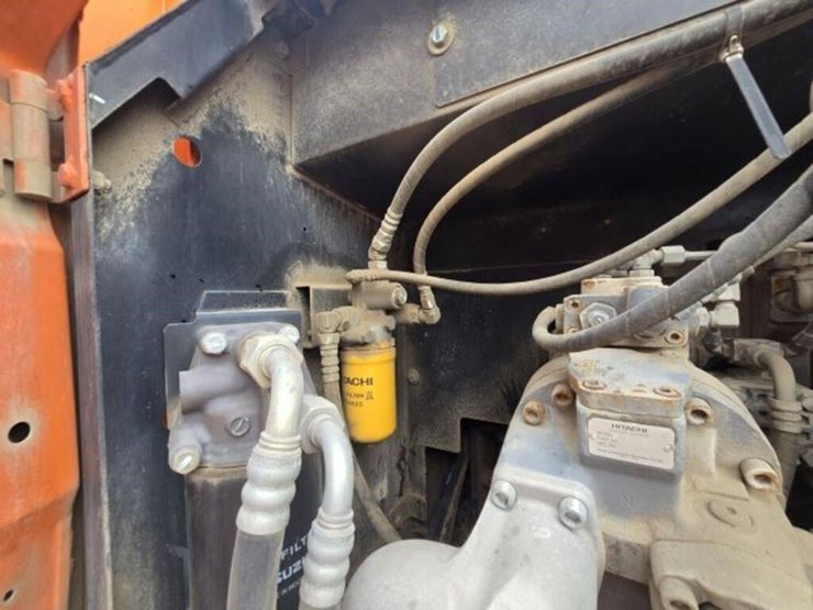 2016-hitachi-zx350-lc-image-40