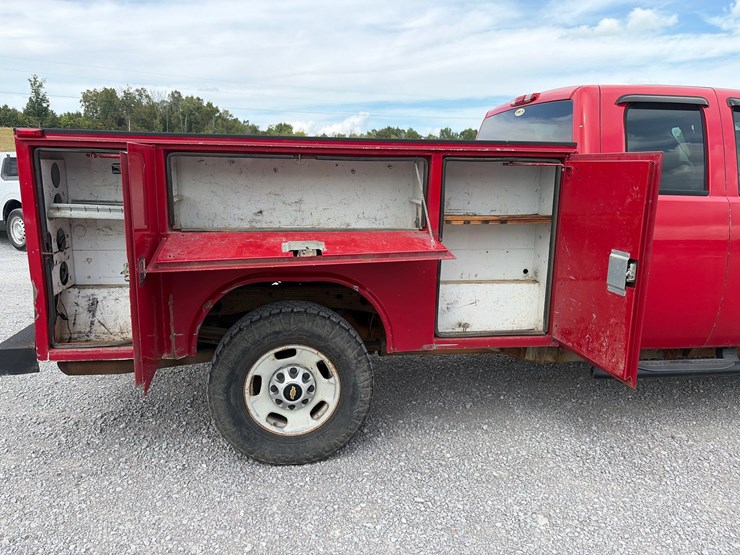 #244-•-2013-chevrolet-silverado-service-truck-image-9