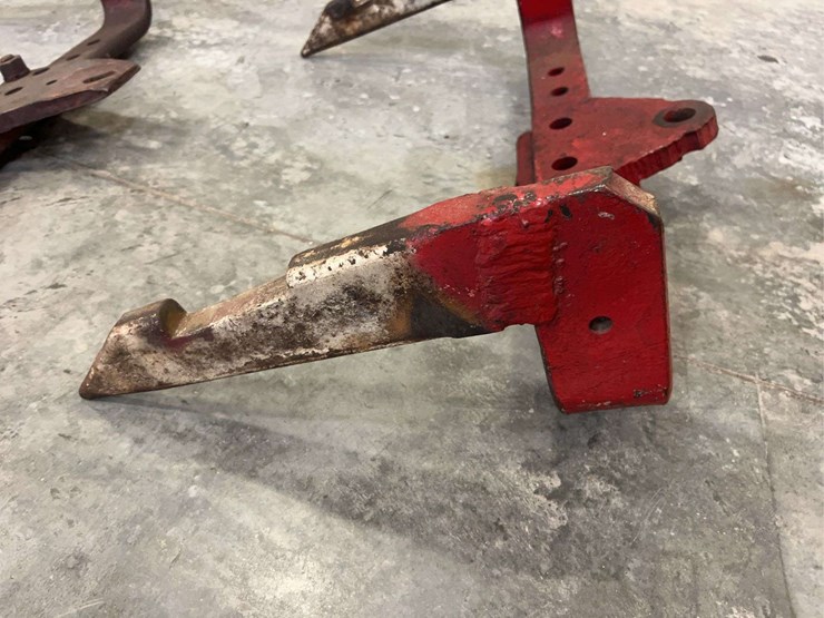 (2)-international-harvester-fast-hitch-drawbars-image-3