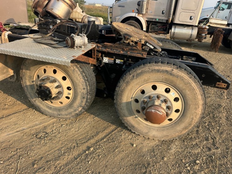 2013-kenworth-t800-image-14