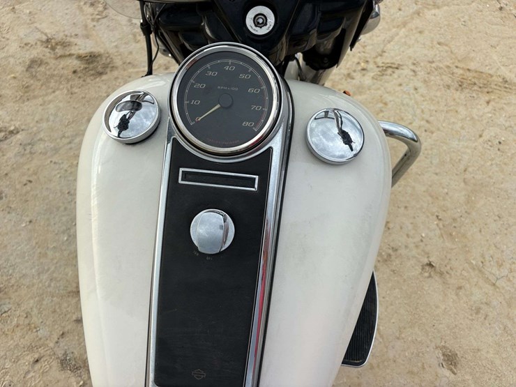 2015-harley-davidson-road-king-flhp-police-motorcycle-(38,654-miles)-image-9