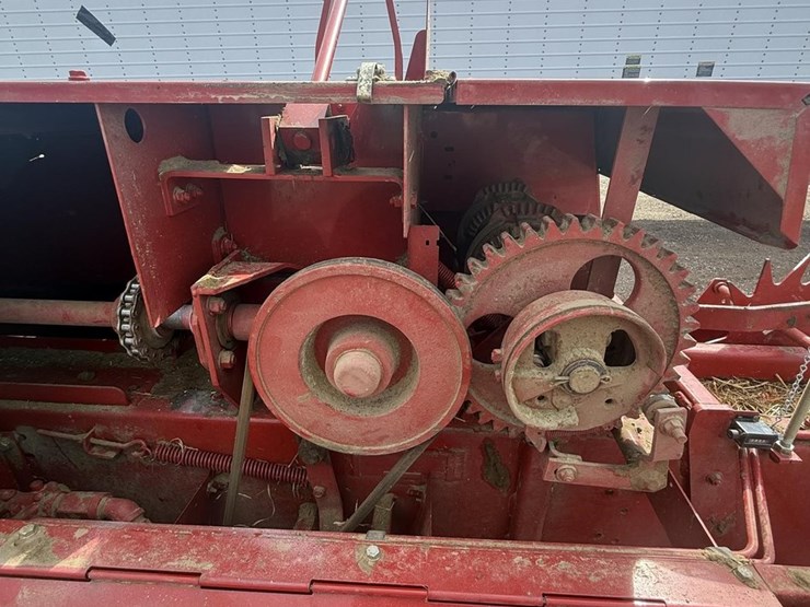 new-holland-bc5060-image-5