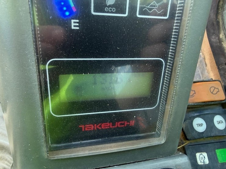 2016-takeuchi-tl8-image-20