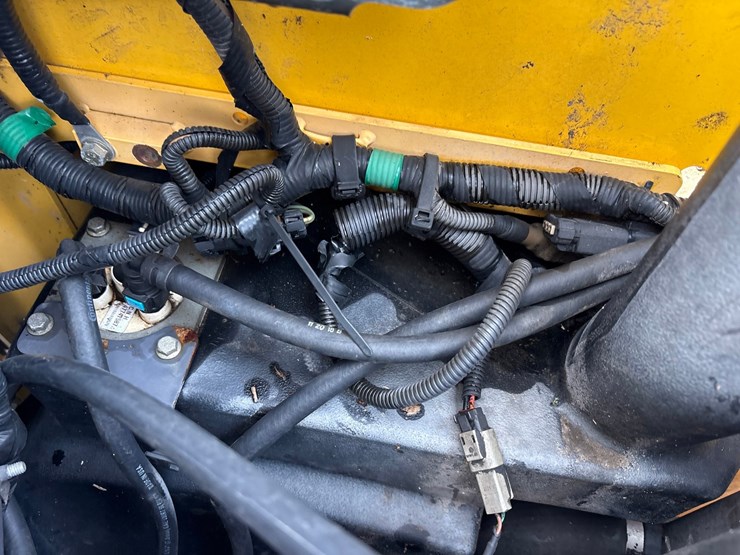 2019-new-holland-l228-image-48