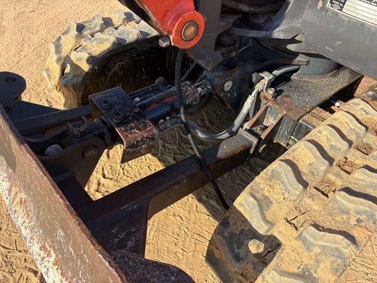 2019-kubota-k008-3-image-16
