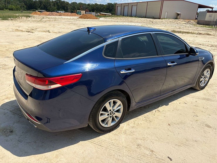 2018-kia-optima-4-door-sedan-(165,266-miles)-image-3
