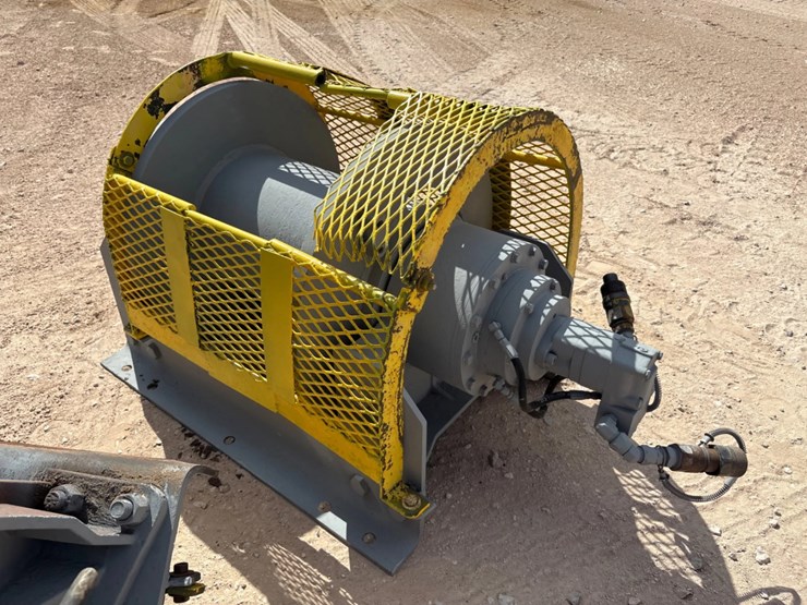 dp-mfg-co-02d8-heavy-duty-hydraulic-winch-image-1