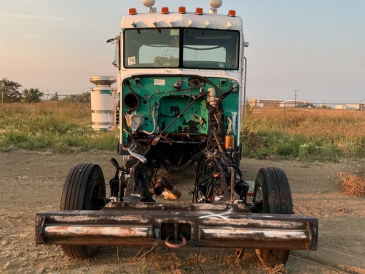 2003-peterbilt-378-image-2