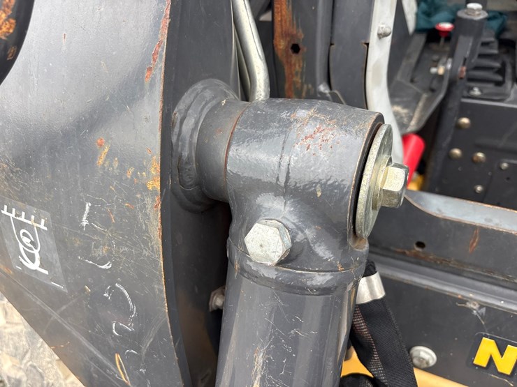 2019-new-holland-l228-image-37