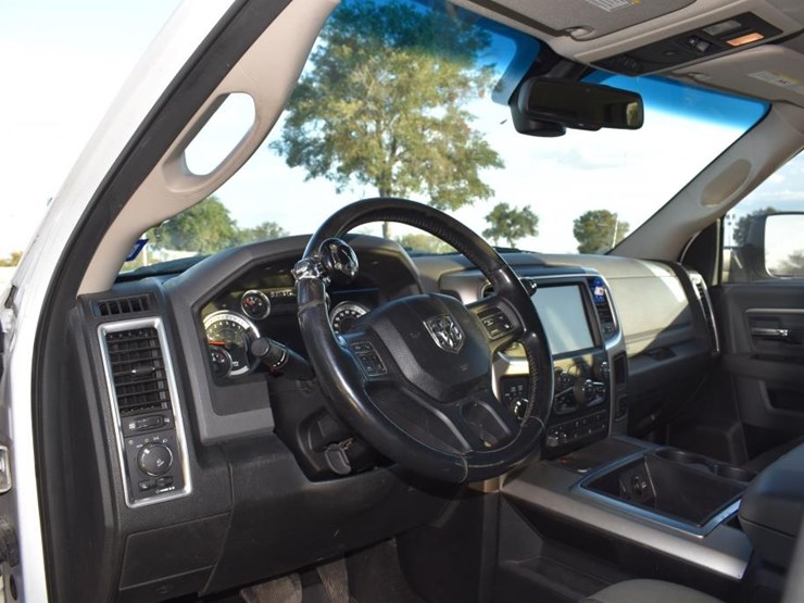 2014-dodge-2500-image-7