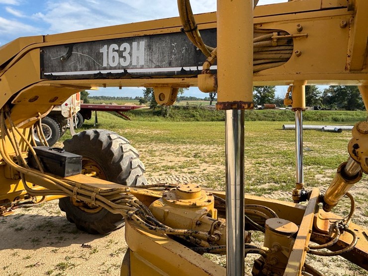 1999-caterpillar-163h-vhp-image-55