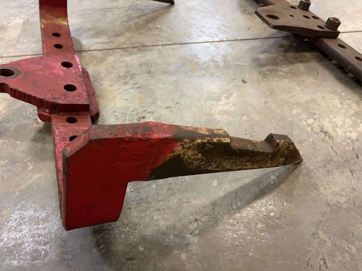 (2)-international-harvester-fast-hitch-drawbars-image-7