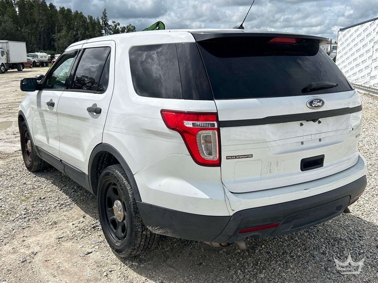 2015-ford-explorer-image-4