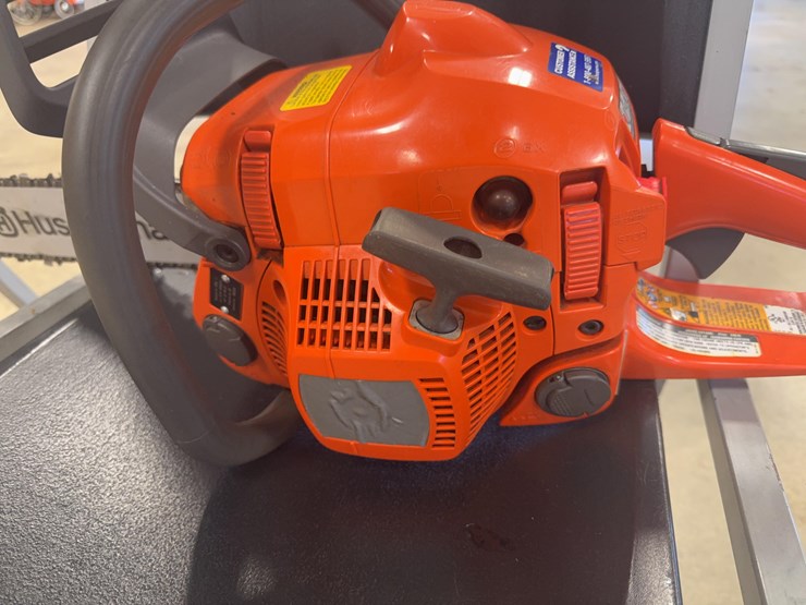 husqvarna-chainsaw-image-11